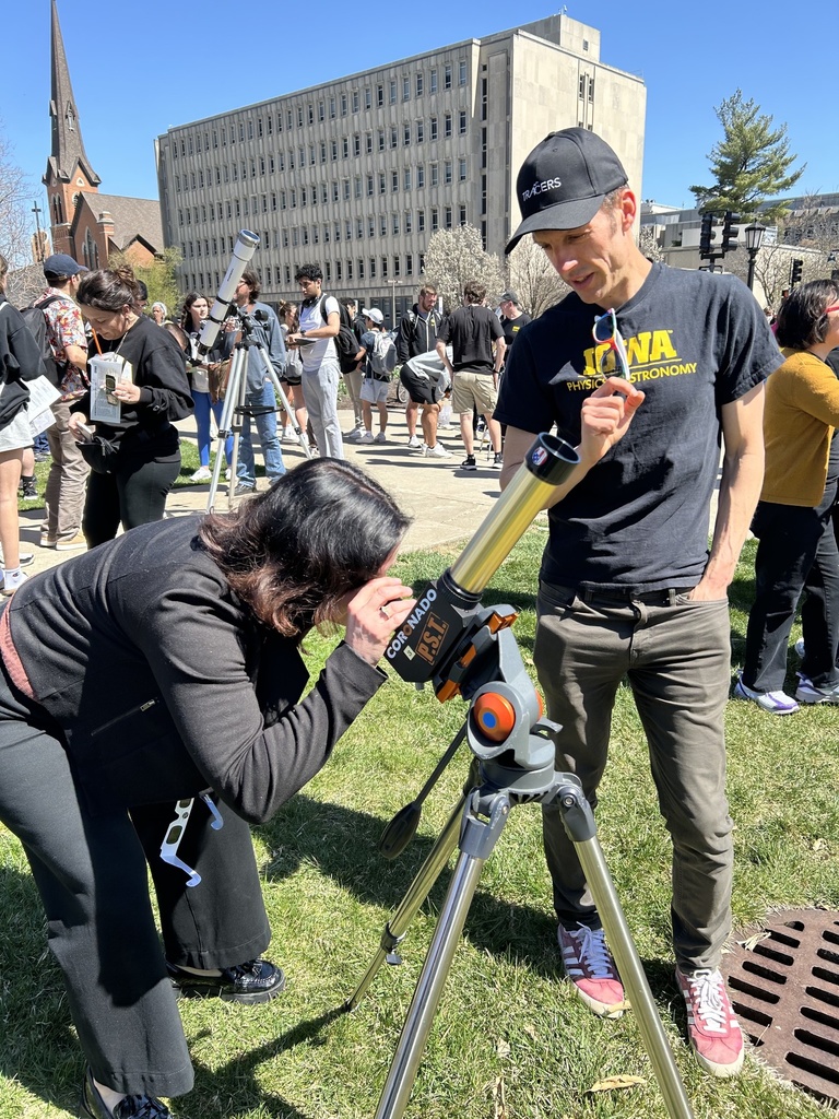 Prof Halekas with a solar telescope at eclipse event