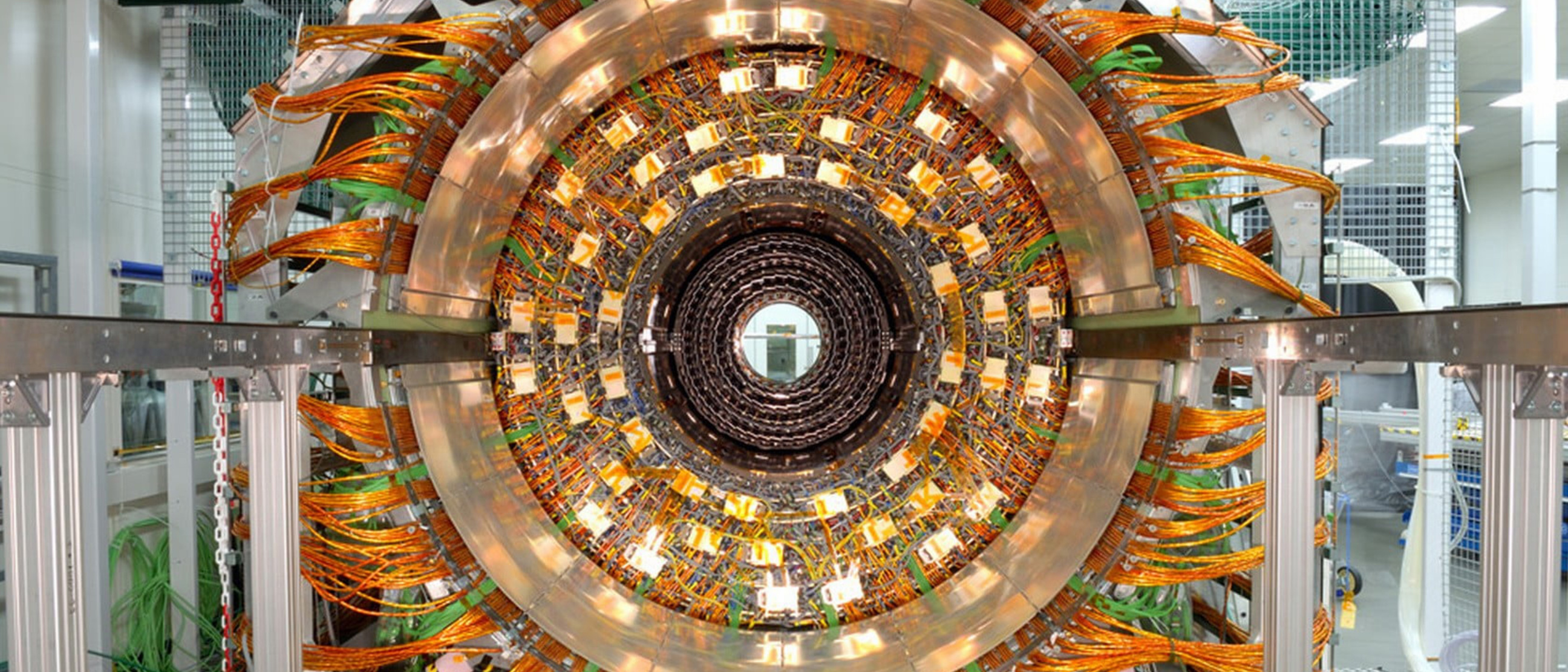 Самая большая частица. Адронный коллайдер ЦЕРН. Большой адронный коллайдер ЦЕРН. Большой адронный коллайдер в CERN. LHCB большой адронный коллайдер.